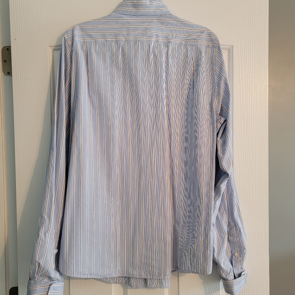 Abercrombie and Fitch muscle fit dress shirt size large - Picture 2 of 4